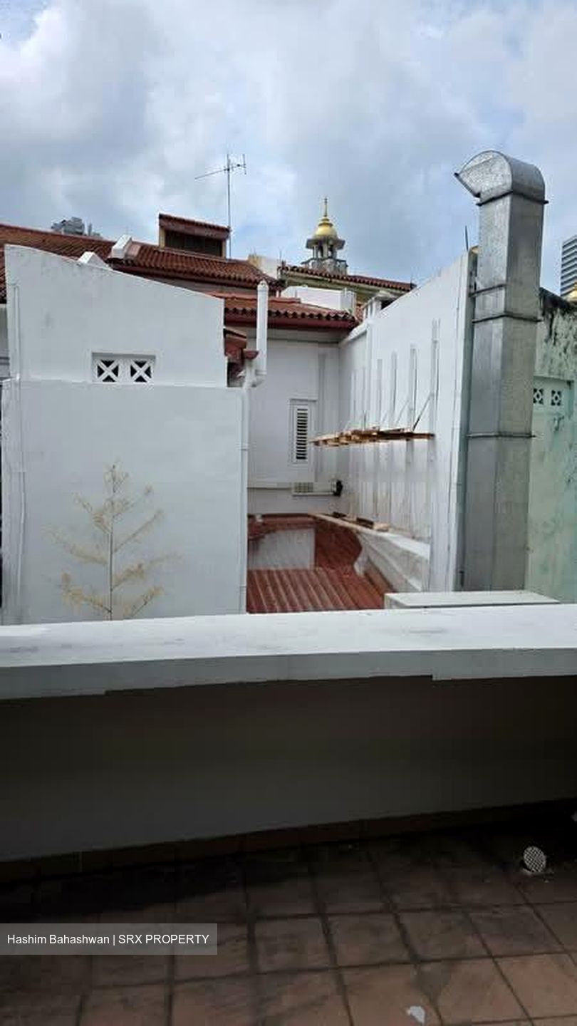 Jalan Pisang (D7), Shop House #549726321